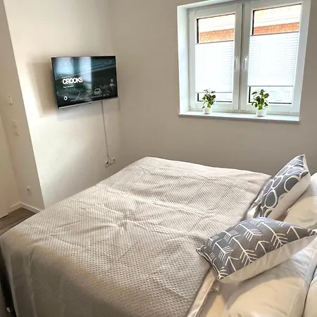 Royal Gala Ebenerdig 84 Qm Carport Terrasse Neubau Free Wifi 2 Schlafzimmer Bis 4 Personen Einbauküche Meppen