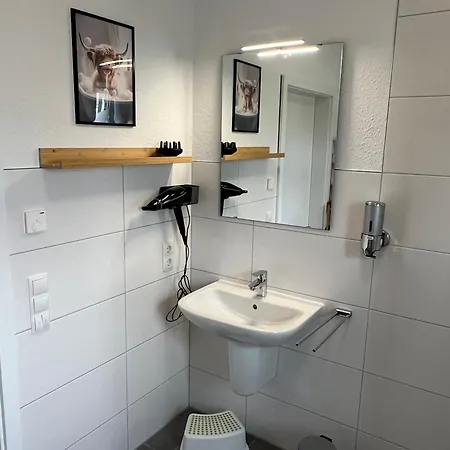 Ferienhaus Royal Gala Ebenerdig 84 Qm Carport Terrasse Neubau Free Wifi 2 Schlafzimmer Bis 4 Personen Einbauküche Meppen